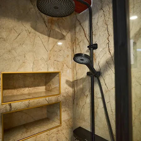 Bernard Deluxe Renovated Peaceful Old Town Gem Сплит