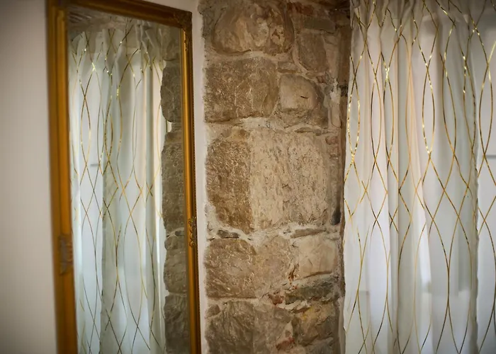 Apartment Bernard Deluxe Renovated Peaceful Old Town Gem *